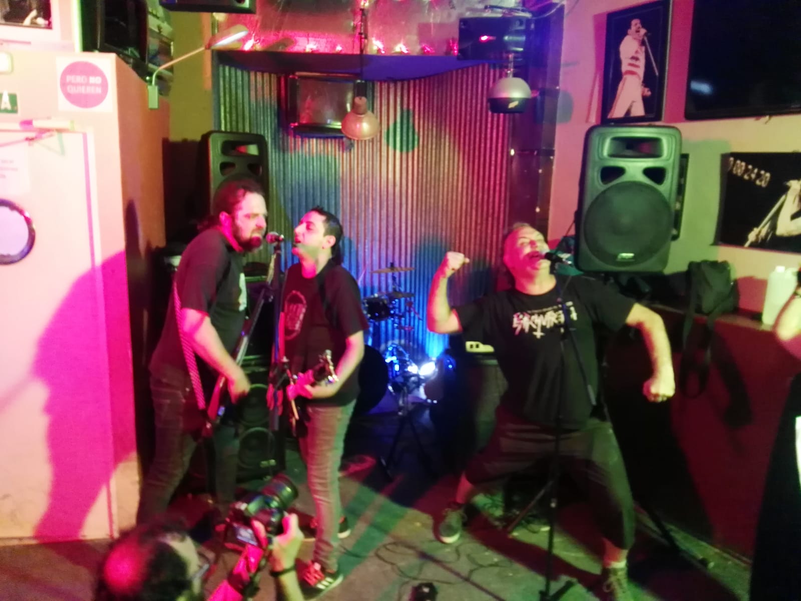 ESTUVIMOS EN LA GRABACION DEL NUEVO VIDEOCLIP DE LA BANDA TRES POLLOS