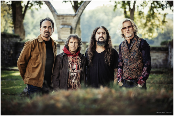 TRANSATLANTIC – Estrena el vídeo “Looking For The Light”