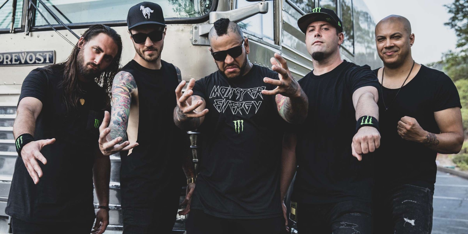 Tommy Vext (Ex-Bad Wolves) pide a sus fans que no atquen a Bad Wolves tras su marcha.