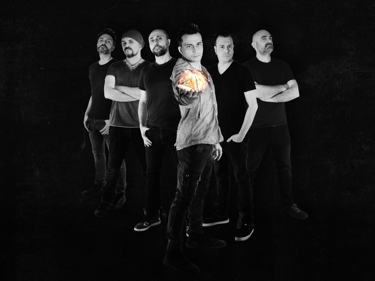 L’ Alba Di Morrigan anuncia nuevo disco “I’m Gold, I’M God”