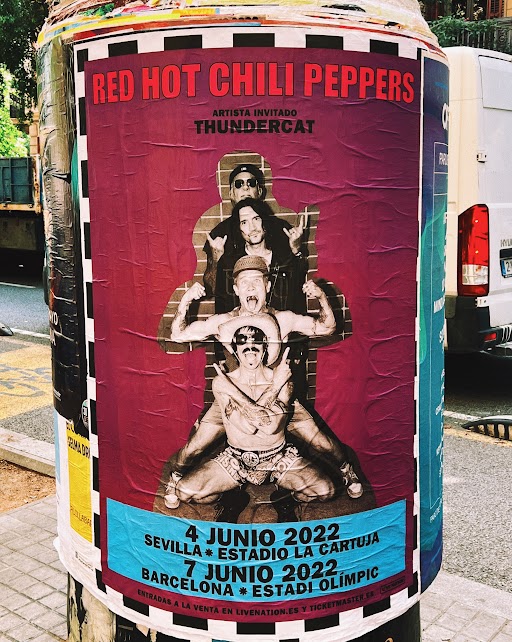 Los Red Hot Chili Peppers hacen realidad los sueños de muchas personas en el inicio de su gira en Sevilla