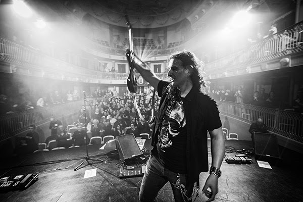 JUAN SAURÍN: publica ‘Carmen’, su nuevo EP para banda sinfónica y grupo de rock/metal