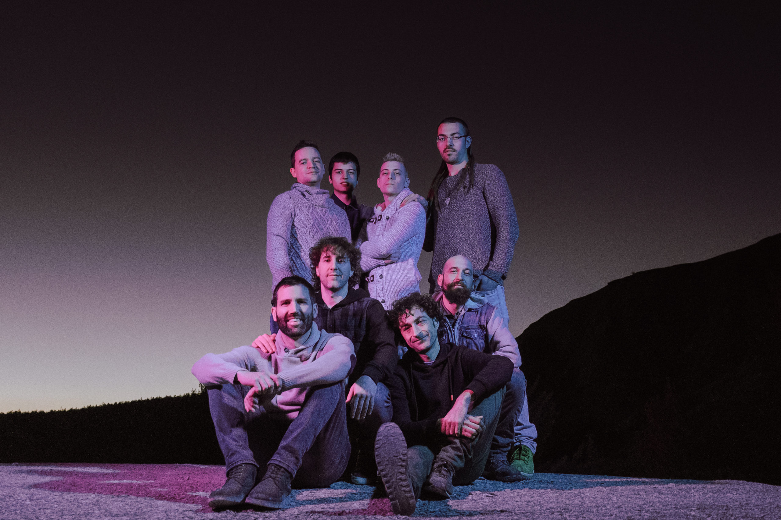 [Entrevista] La Regadera – “mucha gente nos ha dicho, que no hace falta conocer las canciones para disfrutarlas, ya que en cuanto empiezan a sonar te entran ganas de bailar”