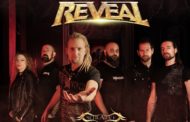 [Entrevista] Reveal con Tino Hevia – ” “Hay que ser honesto con las canciones que quieres hacer, reflejar en ellas la personalidad de cada miembro de la banda”